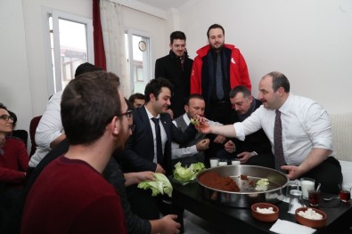 Bakan Varank Açıklaması 'Gençlerimizin Oylarına Talip Olmak İçin Elimizden Geleni Yapıyoruz'