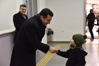 BOZÜYÜK BELEDİYESİ - Başkan Bakıcı Minik Tiyatro Severleri Kapıda Karşıladı
