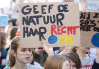 Belçika'da 10 Bin Kişi İklim İçin Yürüdü