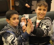 İNŞAAT ALANI - Emniyet, Çocukları Polis Kimlik Kartıyla Suçlulara Karşı Uyarıyor