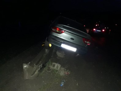 Kahramanmaraş'ta Otomobil Refüje Çarptı Açıklaması 4 Yaralı
