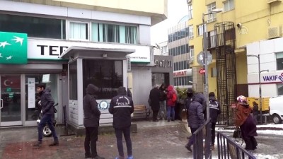 Şişli'de Kazara Kendini Vuran Polis Yaralandı