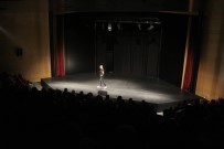 ALPER KUL - Ünlü Tiyatrocu Alper Kul Açıklaması 'Türkçe Konuşulan Her Yerde İzleyicimizle Buluşuyoruz'