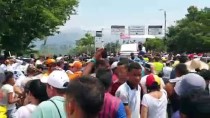 MOLOTOF KOKTEYLİ - Venezuela Sınırındaki 'İnsani Yardım' Çatışmaları
