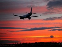 DUBAI - Yolcu uçağında şok! Kaçırmak istediler, uçak kuşatıldı...