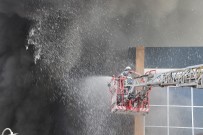 Aksaray'da Sucuk Fabrikasında Yangın Açıklaması 5 İşçi Dumandan Etkilendi