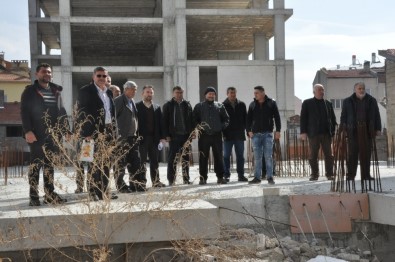 İlçe Sakinlerinin 4 Yıldır Yapılmayan Ev İsyanı