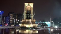 İstanbul'da Kar Yerini Yağmura Bıraktı