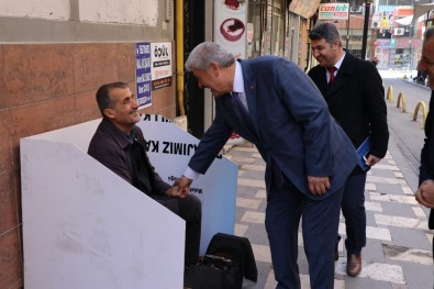 İYİ Partili Ekinci'den Afiş Tepkisi