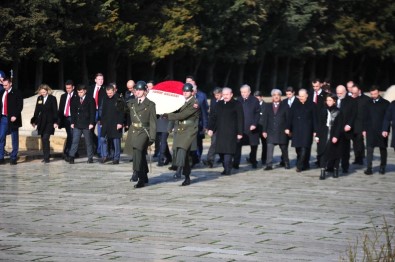 Meclis Başkanı Şentop, Anıtkabir'de
