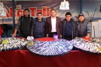 ÜLKÜ OCAKLARı - Pazar Esnafından Başkan Tosun'a Yoğun İlgi