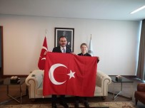 TEKVANDO - Bakan Kasapoğlu, Türk Bayrağı Hassasiyetiyle Takdir Toplayan Selen Gündüz İle Buluştu