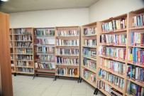 GEZİCİ KÜTÜPHANE - Bu Kütüphanedeki Kitapların Sayısı Şehrin Nüfusundan Fazla