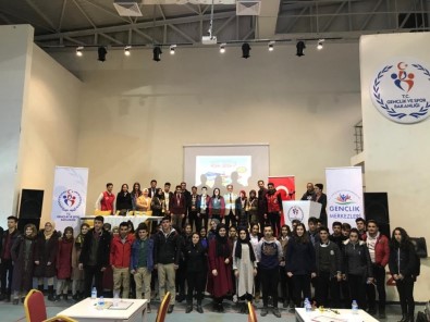 Hakkari’de okullar arası bilgi yarışması