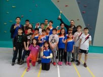 EMRE DOĞAN - Minik Sporcular İnegöl'ün Göğsünü Kabartıyor