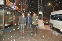 KAR KALINLIĞI - Yüksekova'da Kar Yağışı