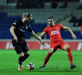 KALE ÇİZGİSİ - Ziraat Türkiye Kupası Açıklaması Ümraniyespor Açıklaması 0 - Trabzonspor Açıklaması 1 (İlk Yarı)