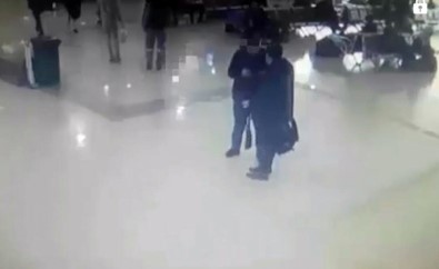Firari eski yüzbaşı, havalimanında sahte kimlikle yakalandı