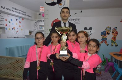 Şampiyon Takım Bölge Finallerine Gitmek İçin Destek Bekliyor