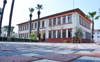OKUL BAHÇESİ - Torbalı Belediyesi'nden Tarihi Okula Özel Dokunuş