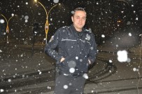 KAR KALINLIĞI - Yüksekova'da Kar Yağışı Etkisini Arttırdı