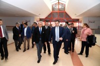 YUSUF ZIYA GÜNAYDıN - Başkan Günaydın, Akademisyen Ve Üniversitelilerle Buluştu