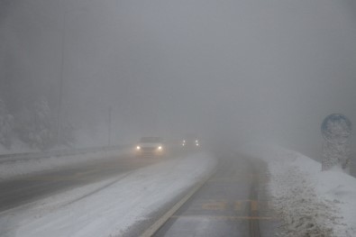 Bolu Dağı'nda Kar Yağışı Devam Ediyor