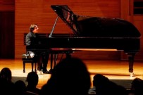 FAZIL SAY - Fazıl Say, Moskova'da ayakta alkışlandı