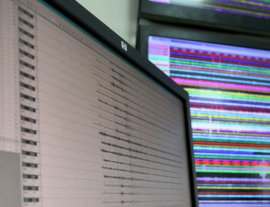 Endonezya'da 5,6 büyüklüğünde deprem