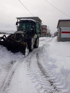 Güroymak Belediyesinden Kar Temizleme Çalışmaları
