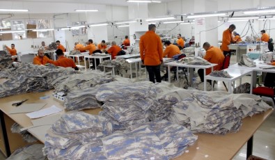 Hava Kuvvetleri Komutanlığının Gömleği Mahkumlardan