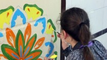 İBRAHIM BALLı - Okulların Duvar Ve Kapılarını Resimlerle Süslüyorlar