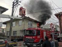 KONURALP - Akyazı'da Ev Yangını İtfaiye Ekiplerince Söndürüldü