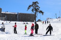 SÖMESTR TATİLİ - Kartalkaya'da Sömestr Tatilinin Son Gününde Tatilci Yoğunluğu
