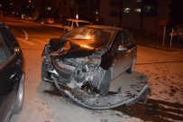 EŞREF BITLIS - Malatya'da Trafik Kazası Açıklaması 2 Yaralı