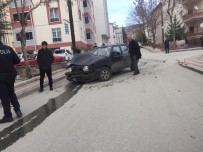 Otomobiller Çarpıştı; 1 Yaralı