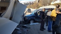 KEMAL YıLDıZ - Tunceli'de Trafik Kazası Açıklaması 3 Yaralı
