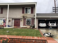 KALIFORNIYA - ABD'de Uçak Evin Üzerine Düştü