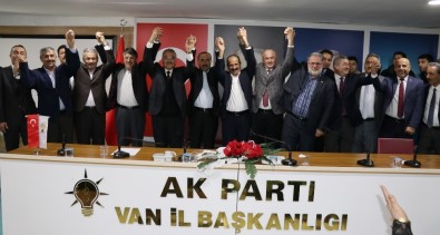 AK Parti'den Birlik Mesajı