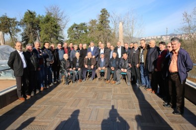 Akın'dan Emekli Belediye Çalışanları İle Kahvaltı