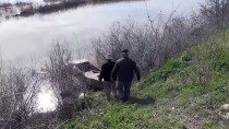 BÜYÜK MENDERES NEHRI - Aydın'da Su Altında Kalan Tarım Arazilerinde Balık Avı