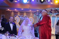 UĞUR MUMCU - Kartal Belediyesi Genç Çiftin Mutluluğuna Ortak Oldu