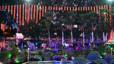 Malezyalı Çinliler Yeni Yıllarını Kutlamaya Hazırlanıyor