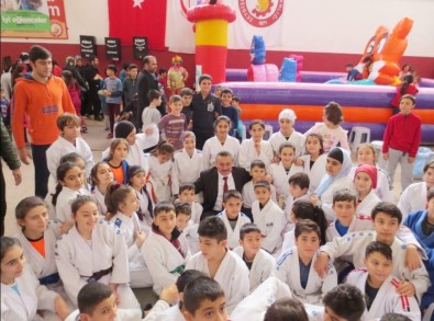 Seydişehir'de Öğrenciler Çocuk Festivalinde Buluştu