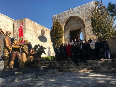 Türk Ve Suriyeli Öğrencileri Gaziantep'i Gezdi