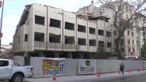 ÇÖKME ANI - Yıkım Yapılan Eski Hastane Binasının Çökmesi