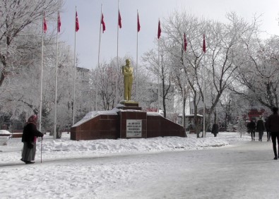 Ardahan'da Dondurucu Soğuk Açıklaması Göle Eksi 29 Derece