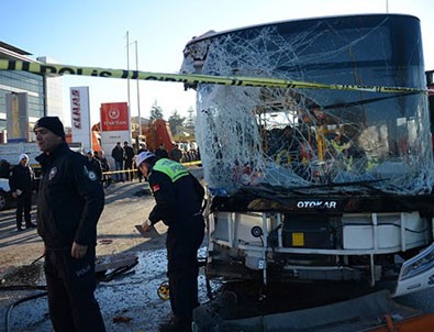 Eskişehir'de halk otobüsü tırla çarpıştı! Ölü ve yaralılar var