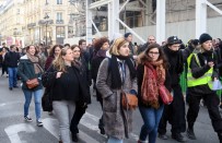 ANAYASA KONSEYİ - Fransa'da 24 Saat Grev İlan Edildi