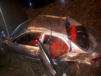 İKİZ KARDEŞ - Manavgat'ta Otomobil Dere Yatağına Yuvarlandı Açıklaması 5 Yaralı